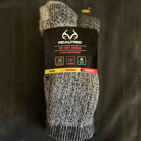 🪾🏕️🦌 Realtree Black and Gray Dry Knit Thermal Socks 🦌🏕️🪾 - Picture 1 of 4